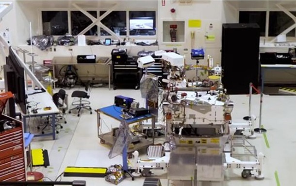 В NASA транслируют сборку марсохода Mars 2020