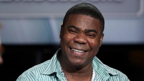 25. Трейси Морган (Tracy Morgan) В 2014 году звезда комедийного сериала «Студия 30» едва не погиб в ДТП. Водитель грузовика, принадлежащего торговой сети Walmart, врезался в лимузин, в котором ехали Морган и сценарист Джеймс Макнейр (James McNair). Актер получил тяжелые травмы и некоторое время находился в тяжелом состоянии из-за черепно-мозговой травмы. Макнейру повезло меньше — он погиб в этой аварии.