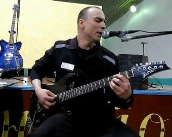 Заключенные записали кавер на Metallica с баяном и электрогитарой Заключенные записали кавер на Metallica с баяном и электрогитарой