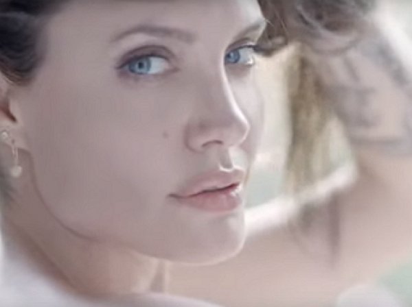 Анджелина Джоли Снилась В Эротической Рекламе Духов