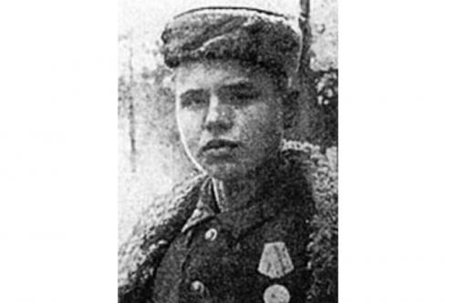 Леня Голиков, (1926-1943) Бригадный разведчик 67-го отряда 4-й ленинградской партизанской бригады.
