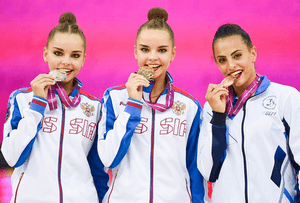 Дина Аверина – чемпионка мира по художественной гимнастике в многоборье, Арина Аверина – серебряный призёр