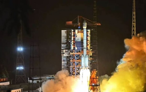 Китай доставил на орбиту два спутника