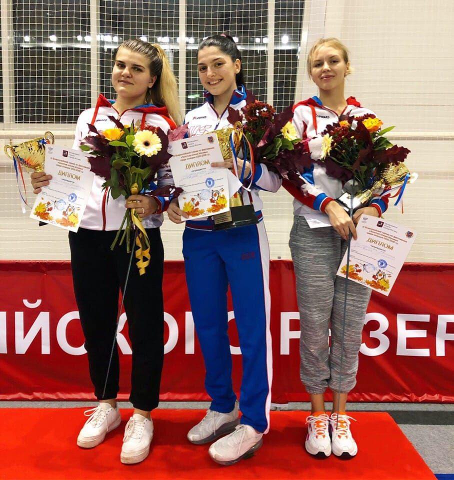 Анастасия Балягина завоевала серебряную медаль на Всероссийском турнире по фехтованию