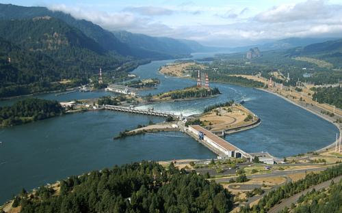 Bertha Rogers (США, 9583 м) Еще одна сверхглубокая скважина, созданная в районе нефтегазоносного бассейна Анадарко в штате Оклахома в 1974 году. Весь процесс бурения занял у рабочих компании Lone Star 502 дня. Работу пришлось прекратить, когда проходчики наткнулись на глубине 9,5 километров на расплавленное месторождение серы.