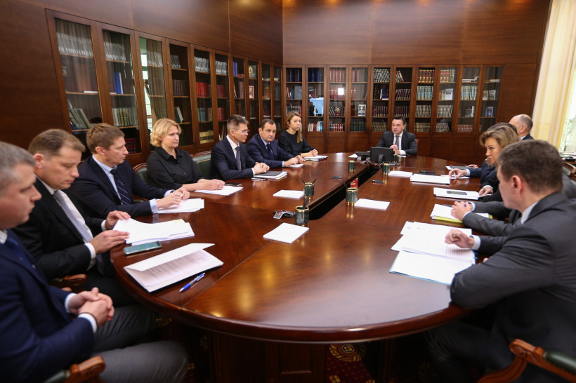 Губернатор обсудил с зампредами создание новых рабочих мест в Подмосковье