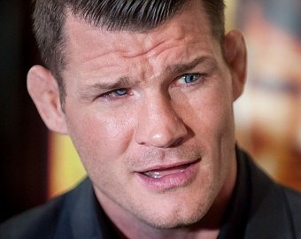 Экс-боец UFC достал в прямом эфире глазной протез Экс-боец UFC достал в прямом эфире глазной протез