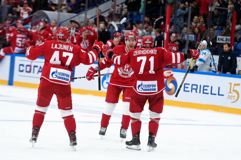 Подмосковный «Витязь» возглавил турнирную таблицу КХЛ
