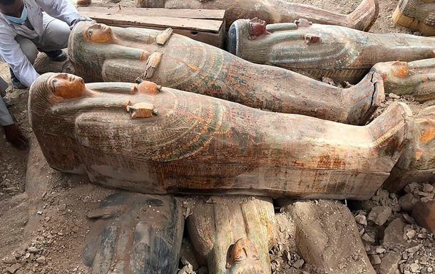 В некрополе в Луксоре нашли больше 20 запечатанных саркофагов