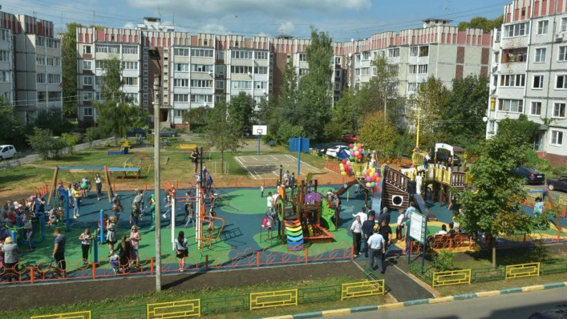 Более 1200 дворов благоустроено в Подмосковье с начала 2018 года