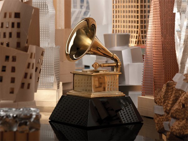 Grammy-20121 В номинации «Песня года» «Грэмми» получила «We Are Young»