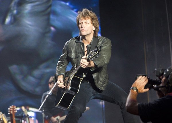 Jon+Bon+Jovi+Concerts+Coast+Series+Presents+G4m2hF43ArIl Иконой MTV признана группа Bon Jovi 