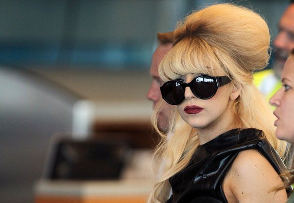 Lady+Gaga+Lady+Gaga+at+YVR+nEaPuOUKlFHl Леди Гага вновь собрала букет наград на MTV VMA 