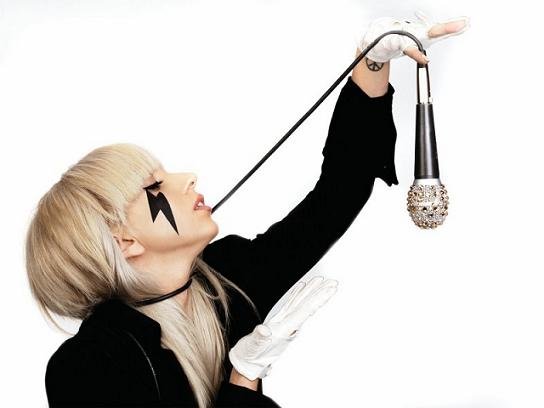 kinopoisk.ru-Lady-GaGa-985771-w-800 Альбом Lady Gaga в четвертый раз попал на верхушку британского хит-парада