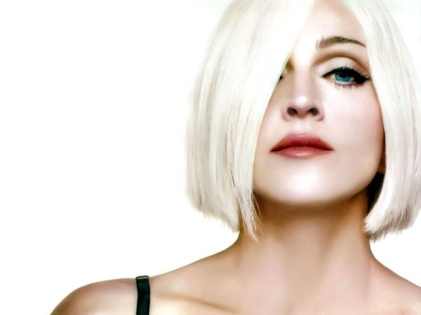 kinopoisk.ru-Madonna-542760-w-8001 Суд запретил фанату с ледорубом приближаться к Мадонне