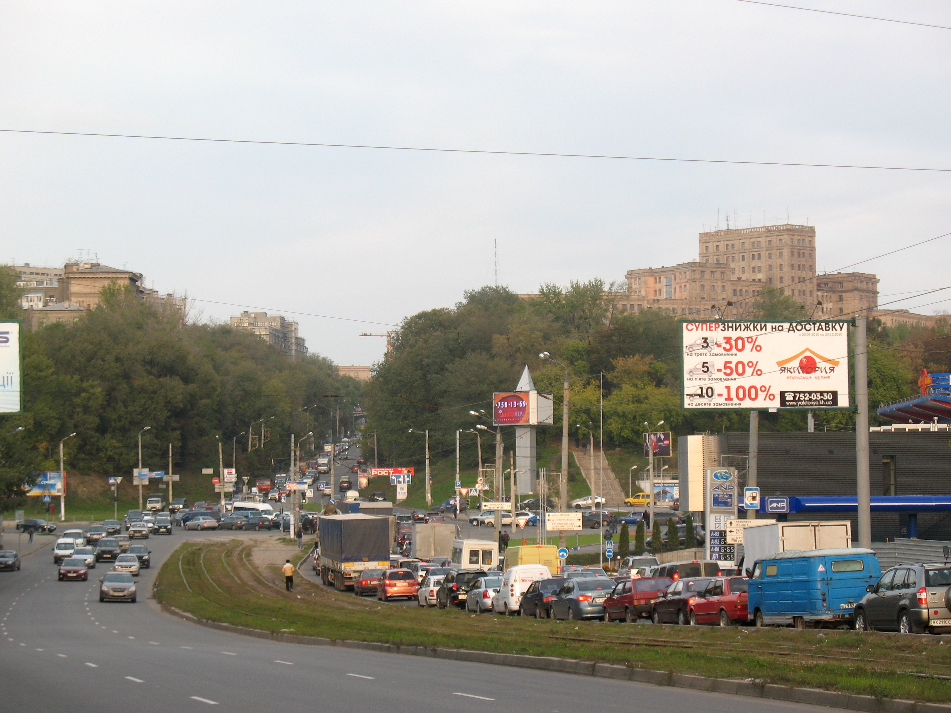 Дорожные знаки и пешеходные переходы в Ростове требуют обновления 