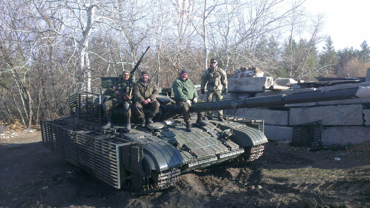 В Куйбышевском районе обнаружена бесхозная военная бронетехника 