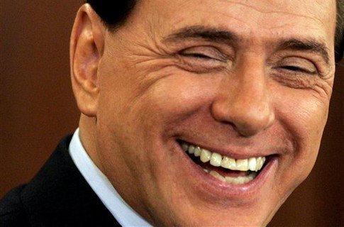 15 Берлускони обвиняют в употреблении наркотиков и связях с проститутками
