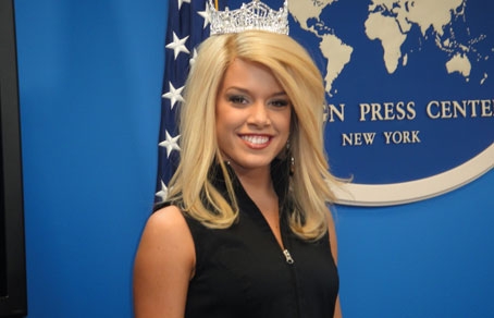 454-292-Miss_America2011_Teresa_Scanlan_in_New_York «Мисс Америка» собралась в политики