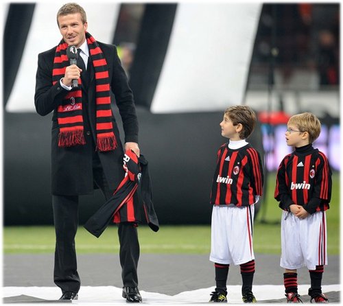Бэкхем опять хочет нарядиться в форму "Милана" 