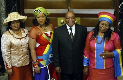 97660e900f_200804 ЮАР тратит $ 2 млн. на жен президента Зумы и его детей