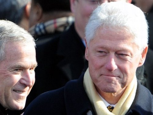 Джордж Буш и Билл Клинтон прибыли в столицу Гаити