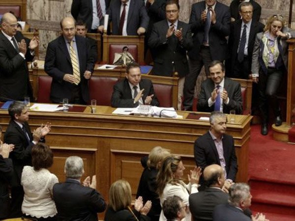 ew1ob69d Парламент Греции проголосовал за жесткую экономию