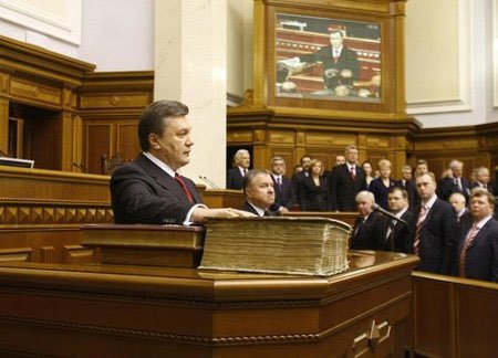 zzzzz04 Виктор Янукович стал президентом Украины