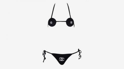 1. Бикини Chanel - стоимость неизвестна В то время как все другие известные личности в Голливуде наперебой стремятся похвастаться последними моделями нарядов крупнейших домов моды, Ким, ничуть не смущаясь, носит то, что ей хочется. Красавица взбудоражила интернет в прошлом году, когда она опубликовала свои фотографии в винтажном бикини Chanel, которое почти не оставило пространства для воображения.