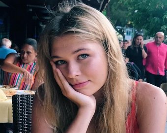 Дочь Веры Брежневой снялась в бикини Дочь Веры Брежневой снялась в бикини