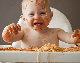 Родители массово избивают игрушки, воспитывая своих детей Родители массово избивают игрушки, воспитывая своих детей