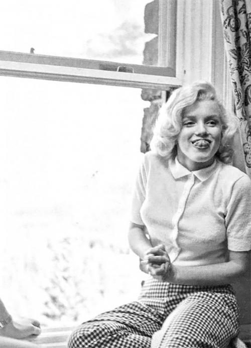 Мэрилин Монро кривляется, 1953 г.