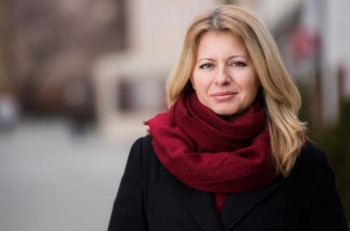 Зузана Чапутова, Словакия Летом 2019 года она вступила в должность президента Словакии, точно так же, как и её коллега из Грузии, став первой женщиной-президентом в своей стране. Зузана Чапутова по образованию юрист, долгое время работала в гражданском объединении и в органах самоуправления. Всегда занимала активную гражданскую позицию, является лауреатом экологической премии Goldman. Она стала новым лицом на политической арене Словакии, а граждане этой страны искренне верят, что под руководством Зузаны Чапутовой Словакия станет процветающей страной.