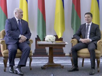Лукашенко на встрече с Зеленским назвал Украину Россией и напугался "Владимиром Владимировичем" Лукашенко на встрече с Зеленским назвал Украину Россией и напугался "Владимиром Владимировичем"