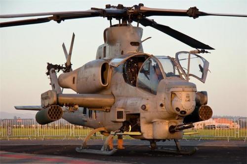 2. AH-1Z Viper Если американские военные действительно любят что-то больше всего, то это вертолеты и самолеты. «Гадюка» была поставлена на вооружение в 2011 году. Оснащенный по последнему слову техники боевой вертолет состоит на вооружении исключительно Корпуса морской пехоты США. Машины уже побывала «в поле» и показала себя с лучшей стороны. Во многом благодаря передовой авионике.
