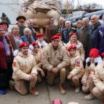Ветераны увидели процесс создания скульптуры Ржевского мемориала