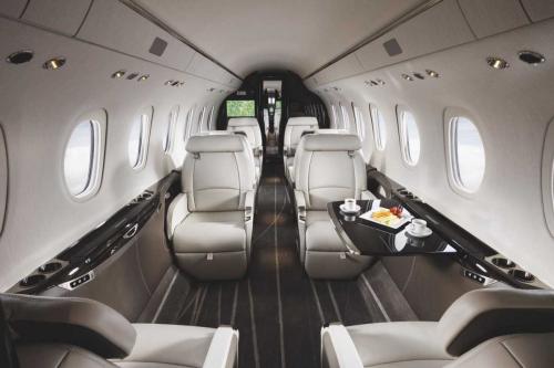 Cessna Citation Longitude Cessna Citation Longitude может вместить до 12 человек и стоит 26 млн долларов.