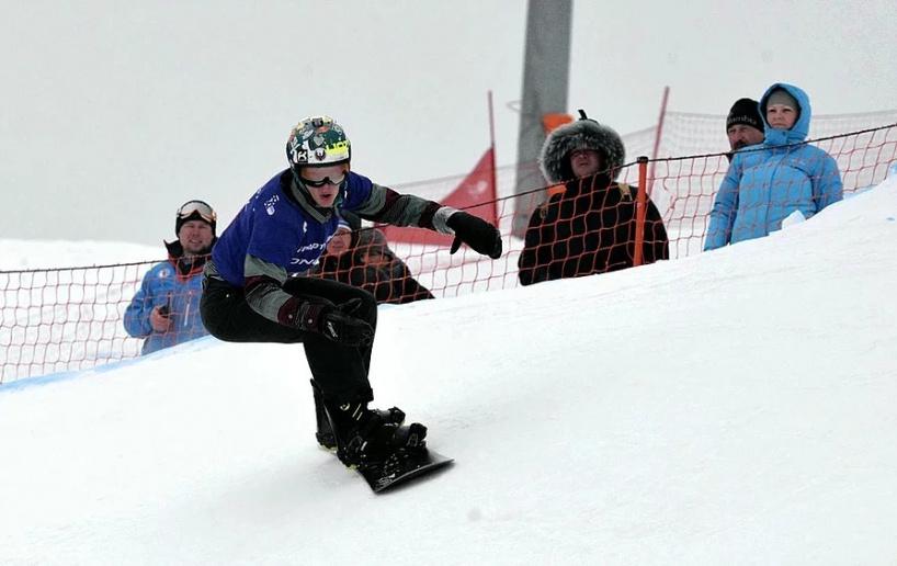 Евгений Генин завоевал серебро международных соревнований по сноуборду