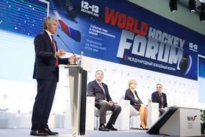 Павел Колобков посетил Международный хоккейный форум