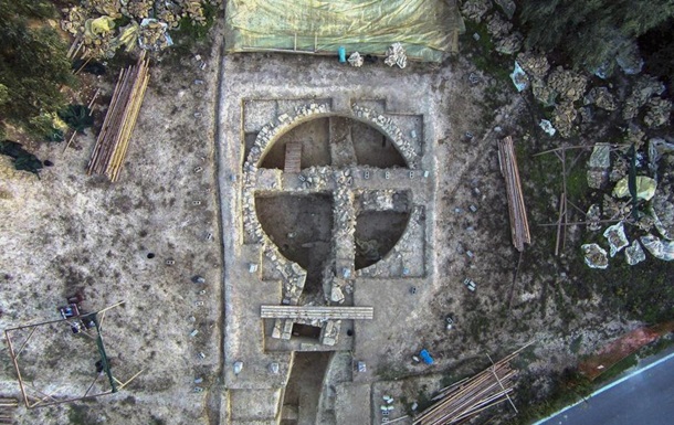 В Греции обнаружены 3500-летние царские гробницы