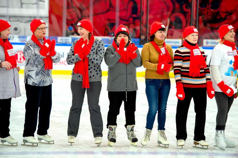 В Подольске прошла открытая тренировка по катанию на коньках по программе «Активное долголетие»