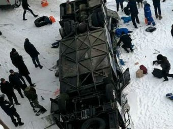 В Забайкалье врачи спасли ребенка беременной пассажирки упавшего с моста автобуса В Забайкалье врачи спасли ребенка беременной пассажирки упавшего с моста автобуса