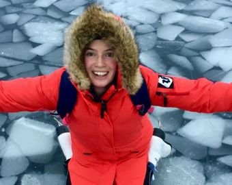 Cемья с ребенком в коляске прошла 22 километра по льду на коньках Cемья с ребенком в коляске прошла 22 километра по льду на коньках