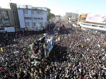 На похоронах Сулеймани в Иране в давке погибли свыше 30 человек На похоронах Сулеймани в Иране в давке погибли свыше 30 человек