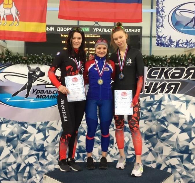 На всероссийских соревнованиях по конькобежному спорту подмосковные спортсмены завоевали два золота,...