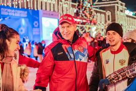 Спортивная студенческая ночь прошла на ГУМ-катке в Москве