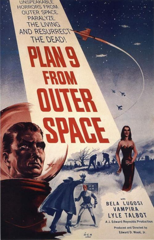 "План 9 из открытого космоса" (1959) В середине пятидесятых режиссёр Эд Вуд-младший снимал отличные фильмы. Через сорок лет по его биографии снимут великолепный фильм с Джонни Деппом и окажется, что лучший фильм Эда Вуда — тот, к которому он не имел никакого отношения.