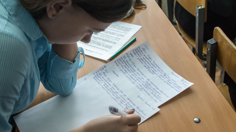 Глава округа Красногорск написала пробный ЕГЭ по истории вместе с родителями выпускников