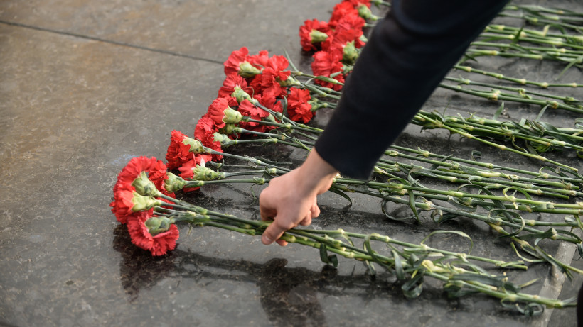 Траурный митинг памяти 11 жертв теракта в Санкт-Петербурге