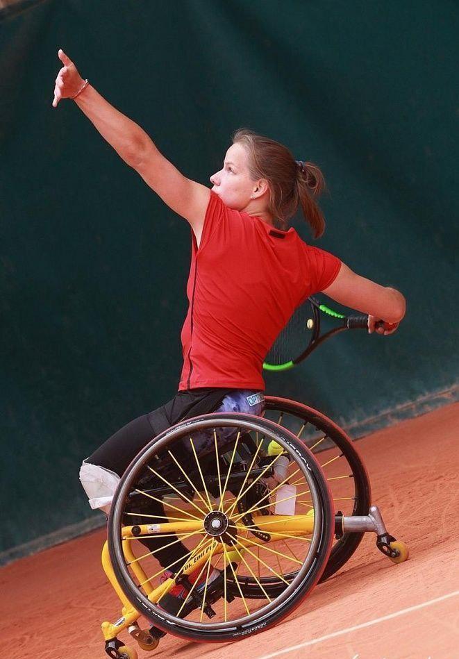 Виктория Львова победила на международном турнире по теннису на колясках